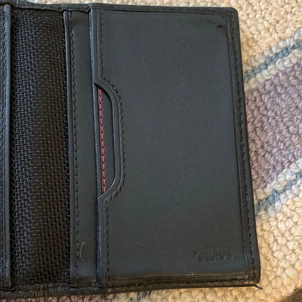 Tumi Black Leather Wallet Card Holder